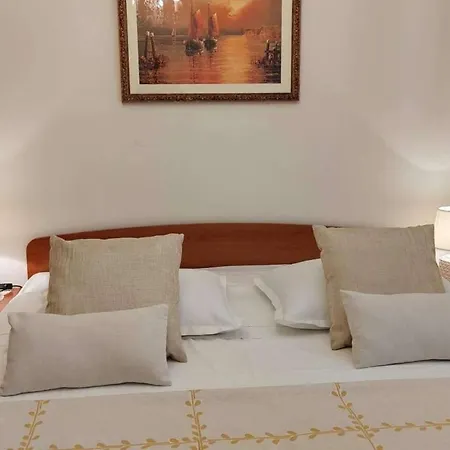 Apartment By The Sea Barbat, Rab - 22561 *